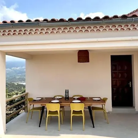 Belle Piscine Vue Mer