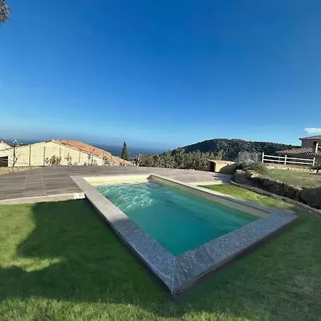 Belle Piscine Vue Mer